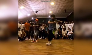 குருவி பாட்டுக்கு செம டான்ஸ் !