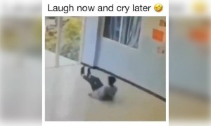 அவசரப்பட்டு சிரிச்சா இப்படி தான் !!