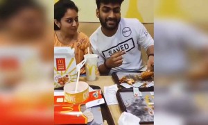 கௌரவம் கௌரவம்னு சொல்லி என் கௌரவத்த நாறடிச்சிடிங்களே டா