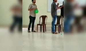 ஒரு சேர் போச்சே !!