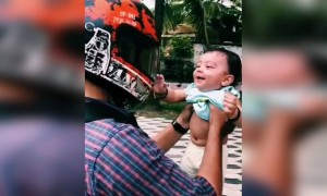 அந்த சிரிப்பை பாருங்க !!!