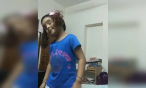 குட்டியின் சும்மா கிழி டான்ஸ் !!