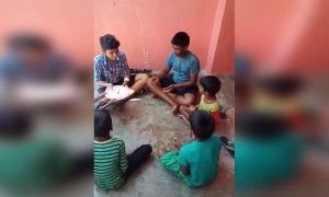 இது தான் டைம் பாஸ் !!