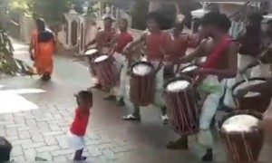 அடி !! நல்லா அடி !!!!! இன்னும் !!