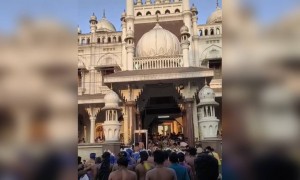 மனிதம் ஒன்றே தீர்வு !!