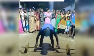 எதுக்கு இந்த பில்டப் எல்லாம் !!!