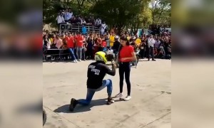 எதுக்கு இந்த பில்டப் !!