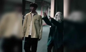 அவ்ளோ சோகத்துல இருக்கான் அந்த மனுஷன் !!!