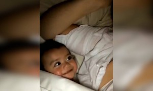 என்ன அழகான சிரிப்பு !!