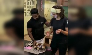 நண்பர்களுடன் பிறந்தநாள் கொண்டாடிய பிரியா