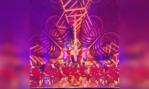 கெத்தா நடந்து வரான் !!