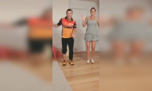 வார்னர் போட்ட ஆட்டம்!