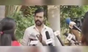 என்ன படம் இது !! அப்போவே கொரோனா பத்தி பேசிருக்கான்.