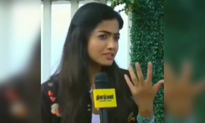 ரொம்ப நல்ல பொண்ணு !!