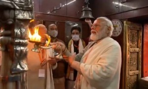 வாரணாசியில் உள்ள காலபைரவர் கோயிலில் பிரதமர் மோடி தரிசனம் செய்தார்.